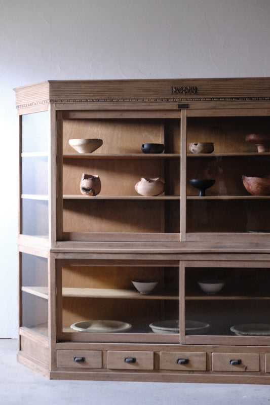 ショーケース/ガラス戸棚