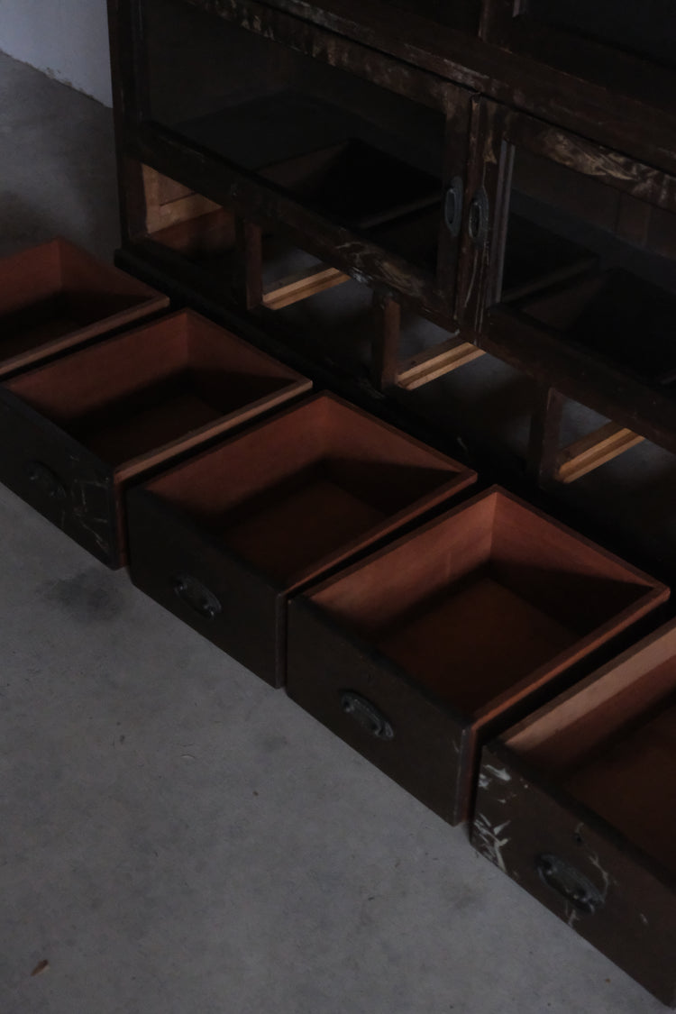 偉大なガラス戸棚