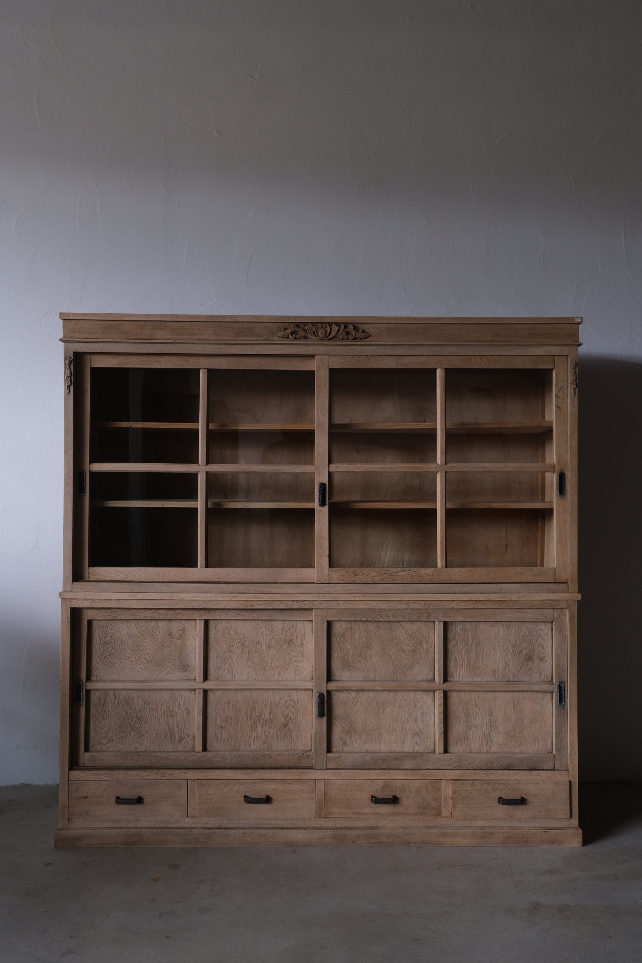 9/30まで！　古家具　木製　ガラス戸棚 ガラス戸棚《古家具 食器棚 飾り棚》 | Rem Remake Furniture