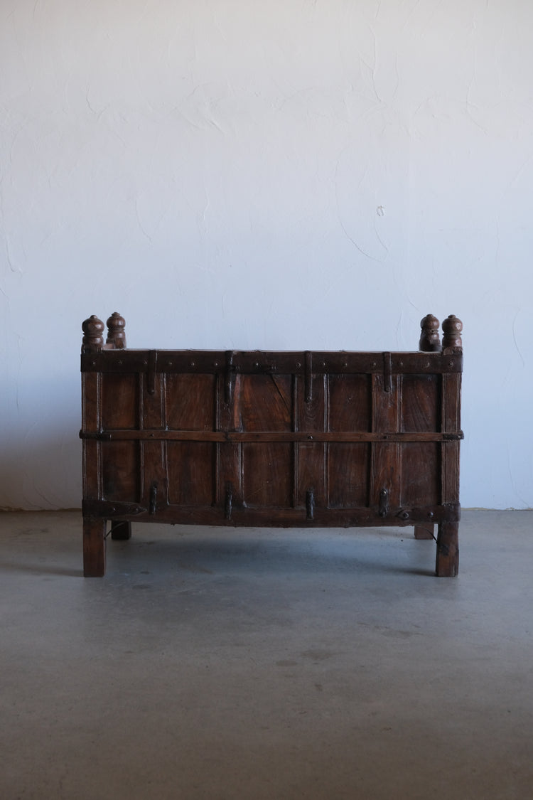ベンチ