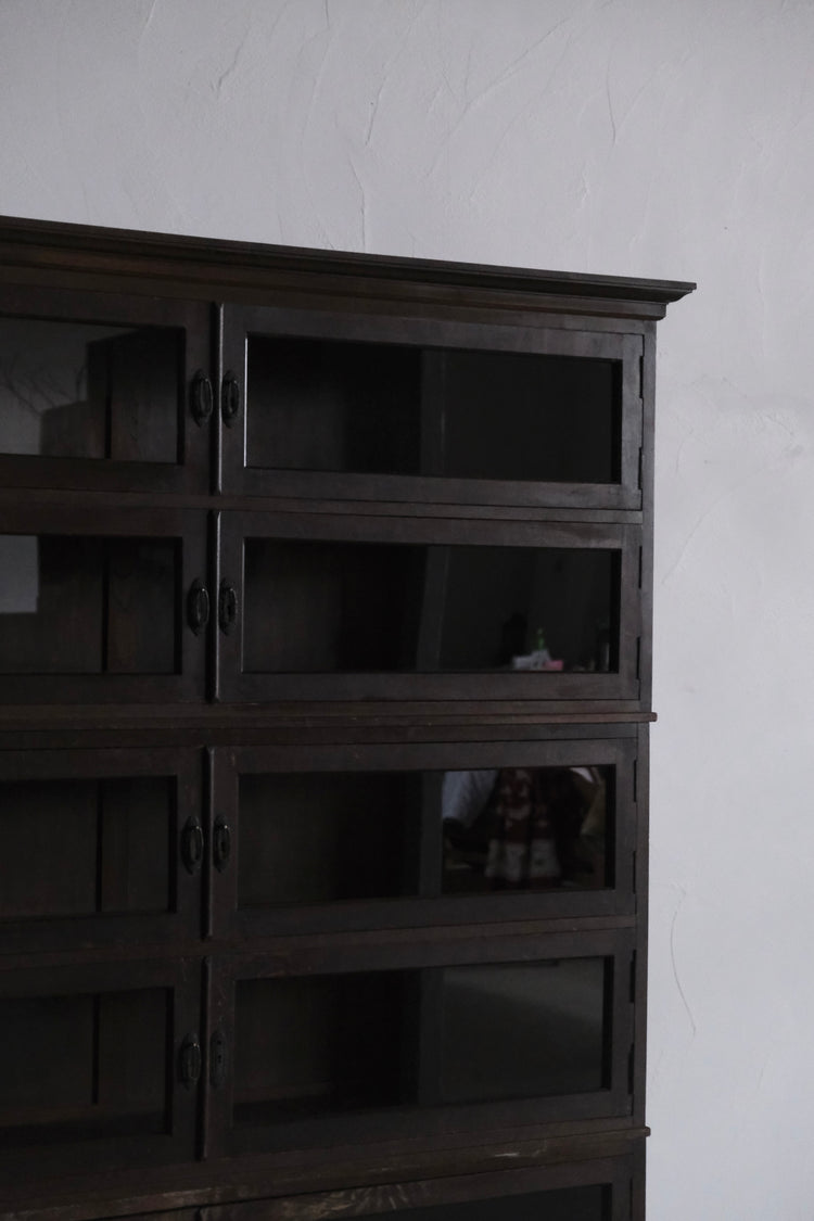 偉大なガラス戸棚