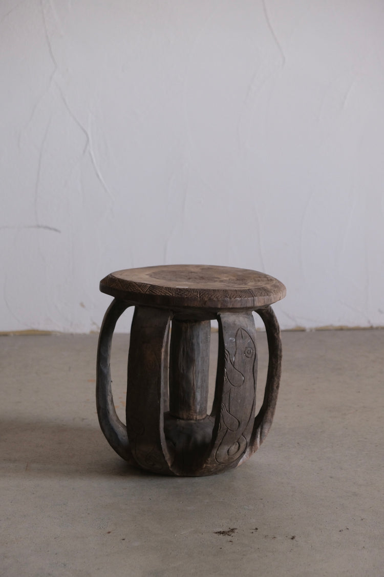 バガ族 スツール medium①