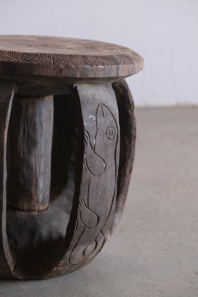 バガ族 スツール medium①
