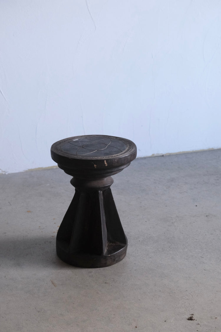 マレンカ族 スツール medium①