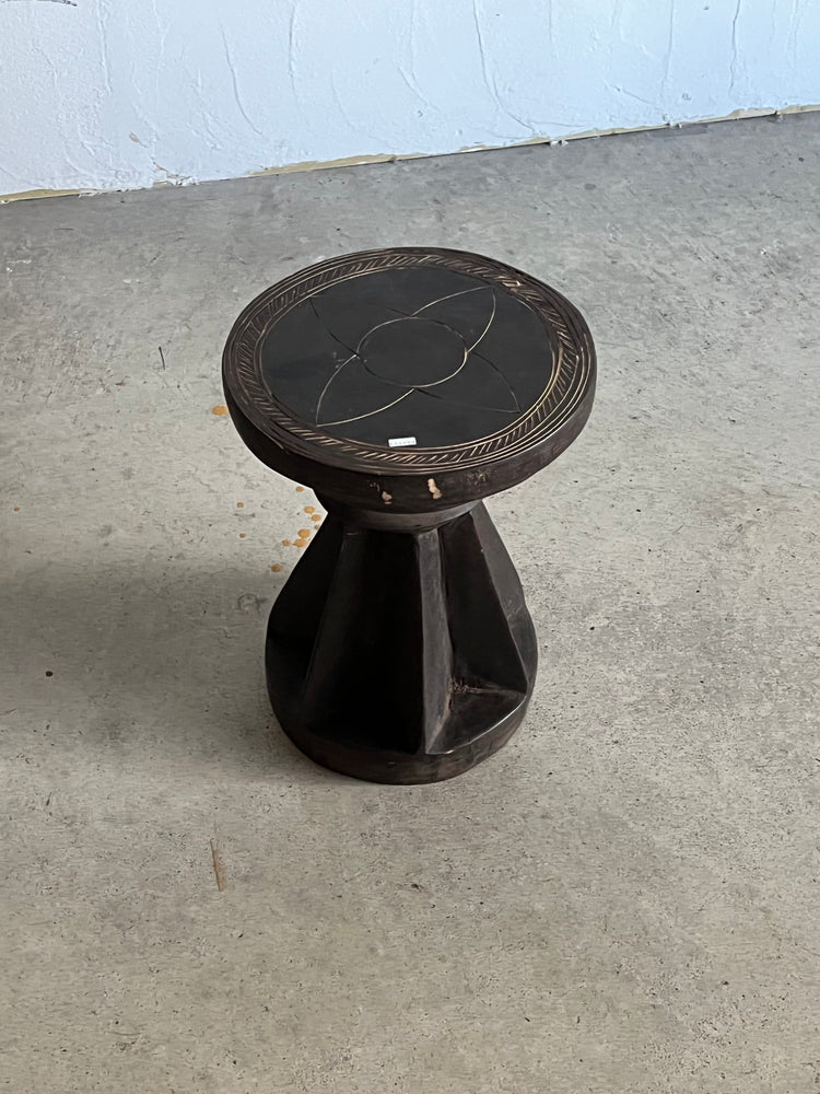 マレンカ族 スツール medium①