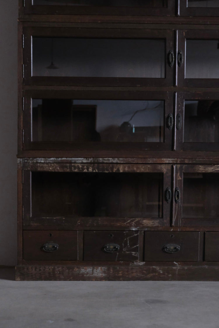 偉大なガラス戸棚