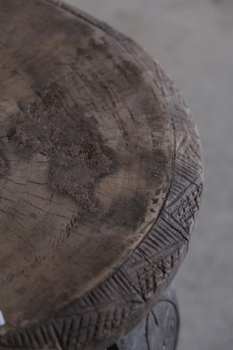 バガ族 スツール medium①