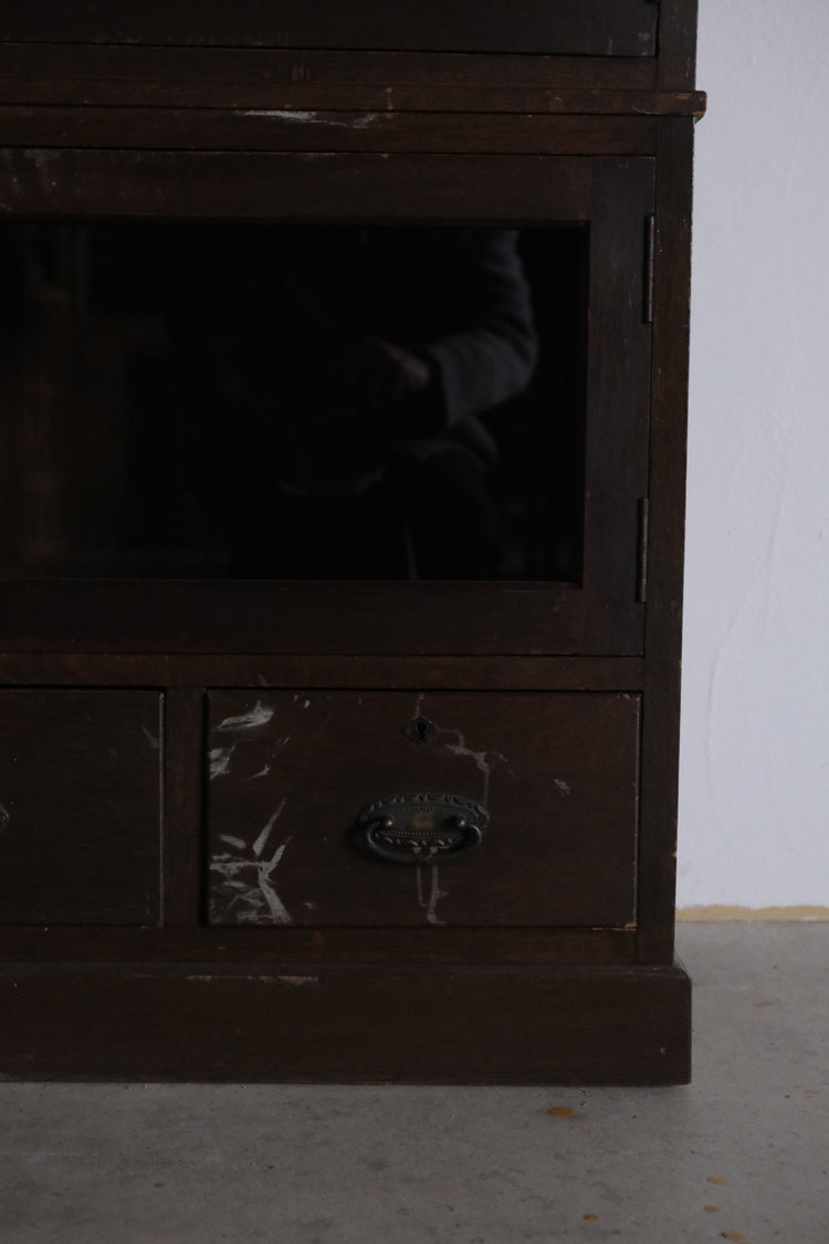 偉大なガラス戸棚