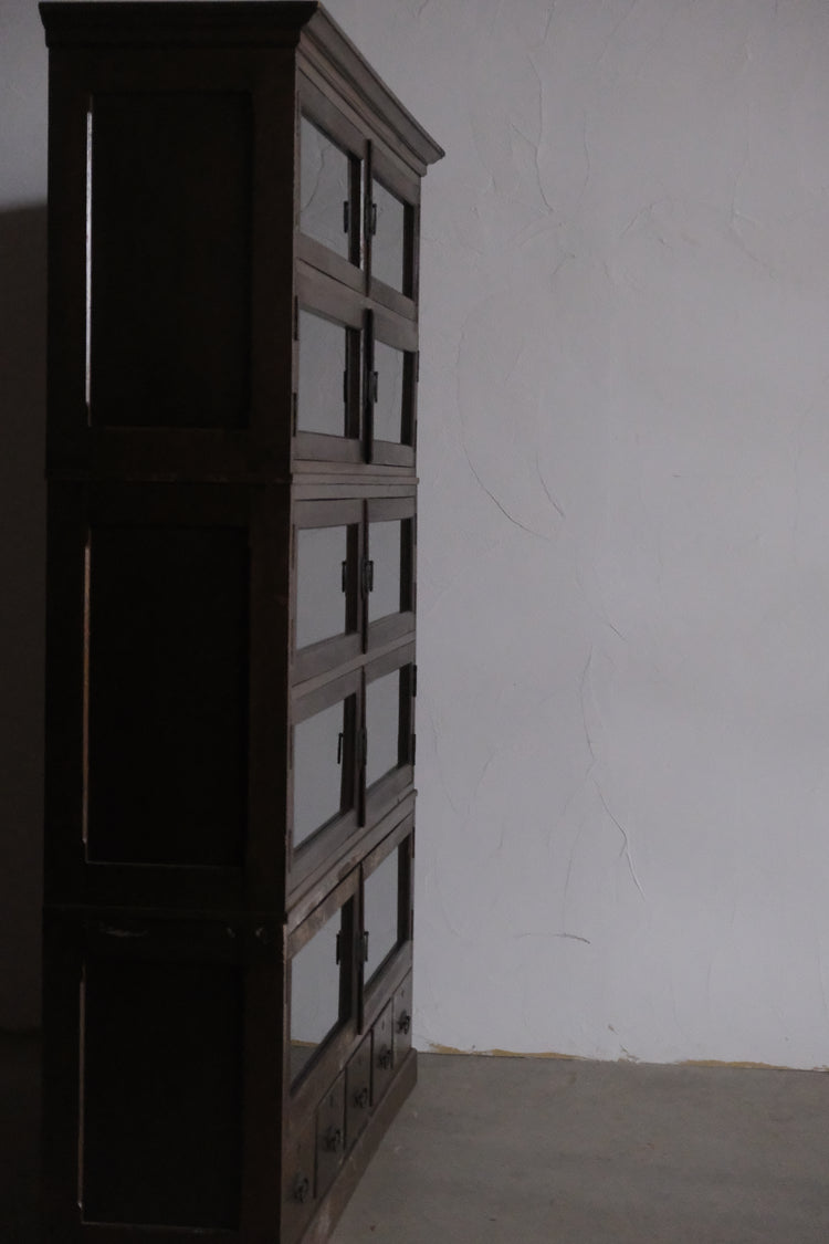 偉大なガラス戸棚